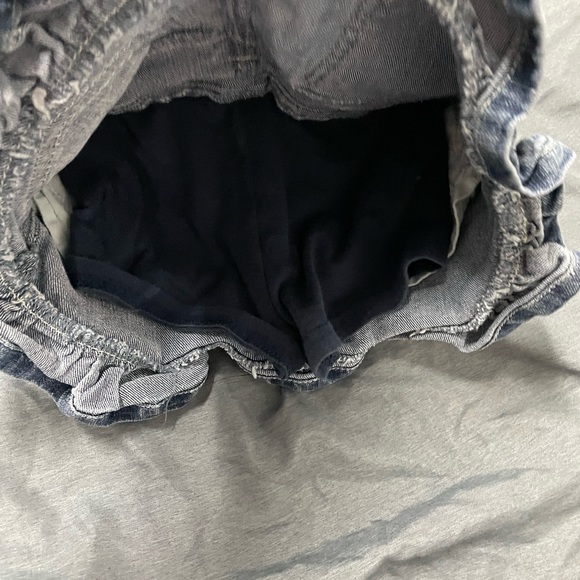 Size 6 little girls guess jean skirt - Picture 5 of 5